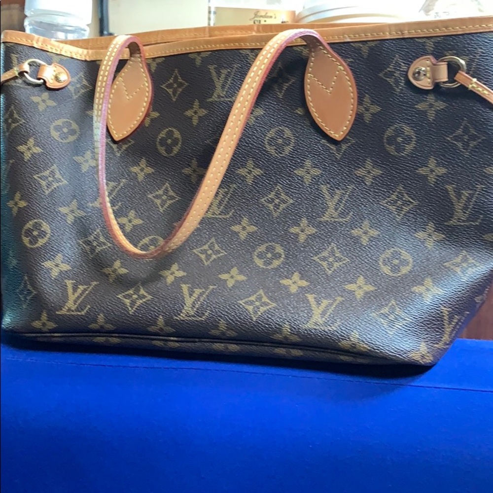 Louis Vuitton never full PM